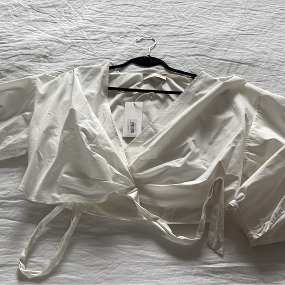 Elegant White Wrap Top - Picture 2 of 7